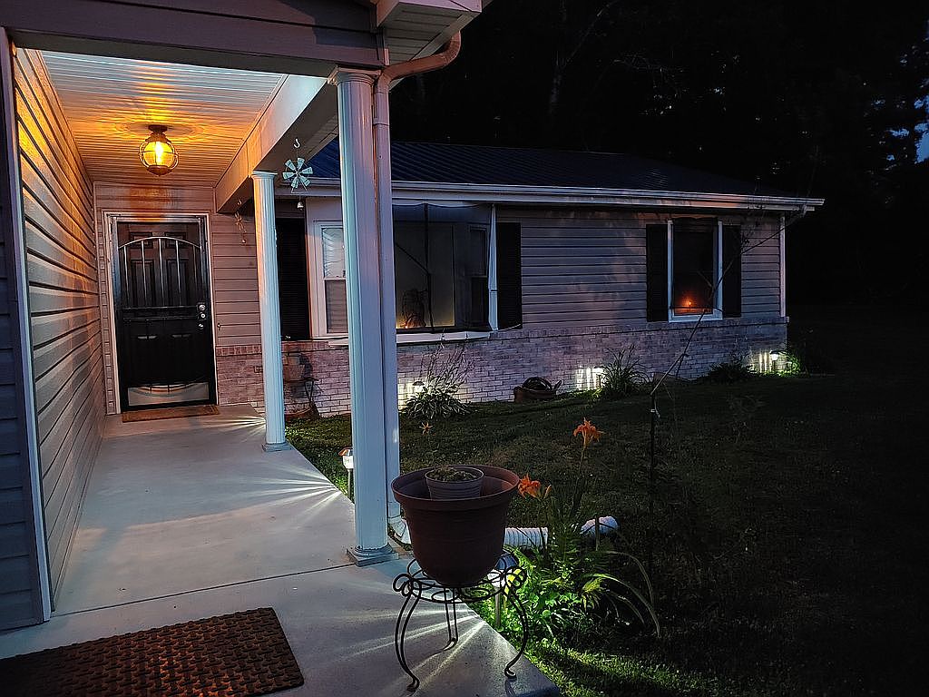 109 Canterbury Ln, Bristol, VA 24201 — photo 2