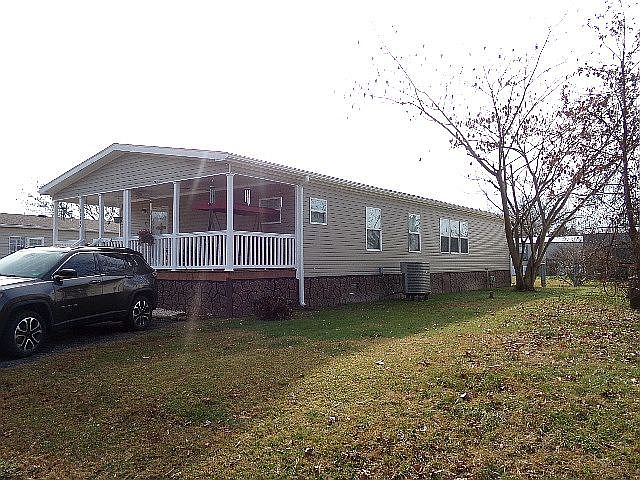 10448 Twin Ponds Dr, Windsor, VA 23487 — photo 2
