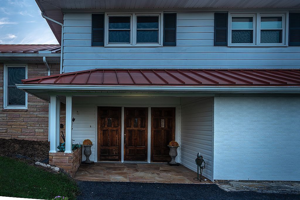 132 Crockett Dr, Tazewell, VA 24651 — photo 3