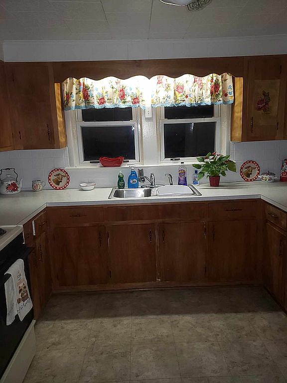325 Virginia Ave, Richlands, VA 24641 — photo 4