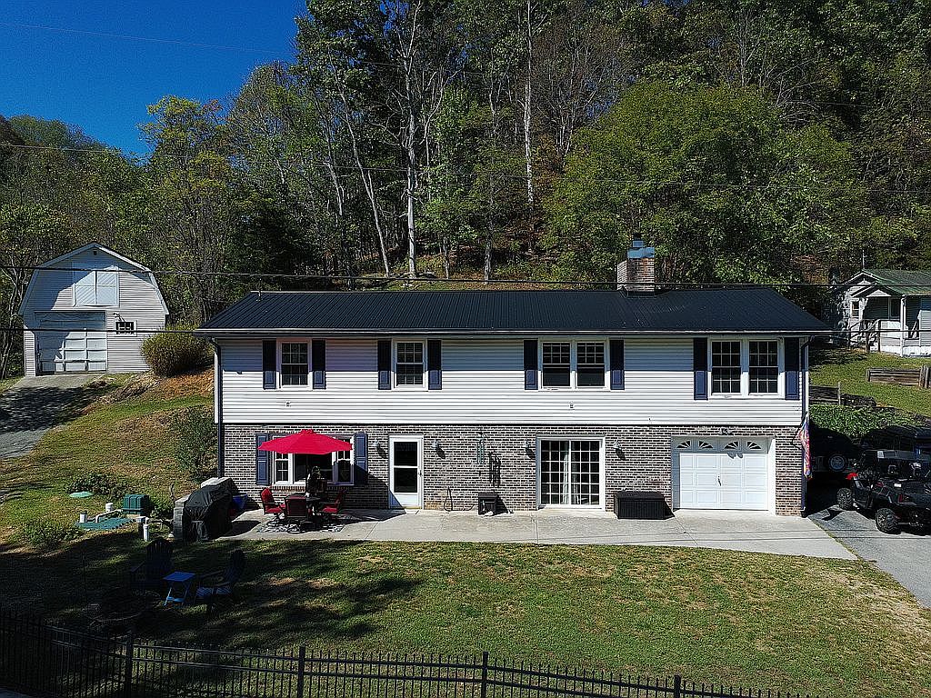 4137 Little Wytheville Rd, Draper, VA 24324 — photo 2