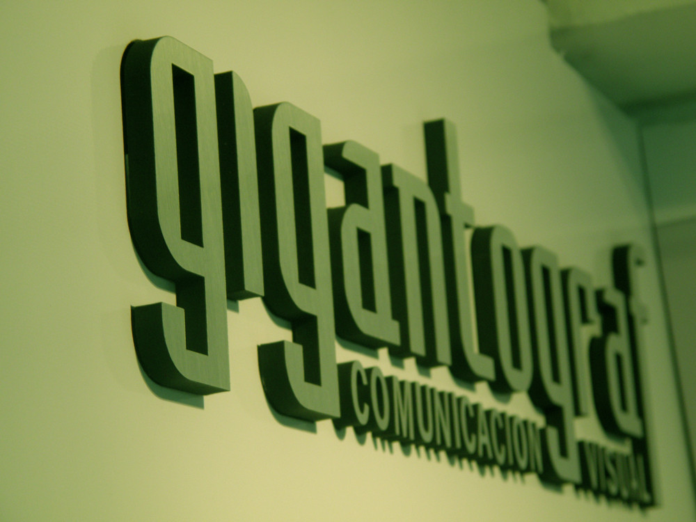 Carteles Gigantograf