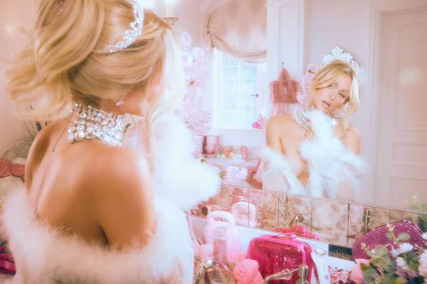 Paris Hilton-Parivie