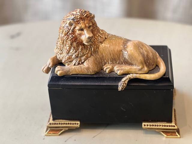 Jeweled Jay Strongwater Lion Box