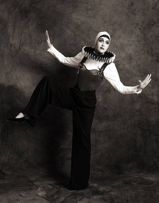 Jenn Lyon - Photobook Magazine