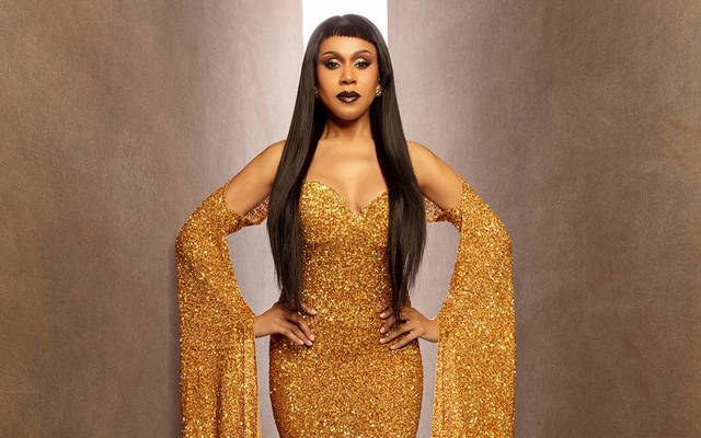 Deborah Cox - L'Officiel Fashion Book