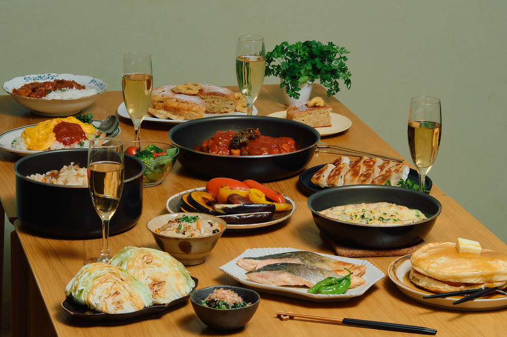 お皿に移す必要がないから、熱々のまま、すぐ食べられます|食材がくっつかない、焦げつかないフライパン(調理器具・道具・キッチンツール)|『SURUTTO(スルット)』
