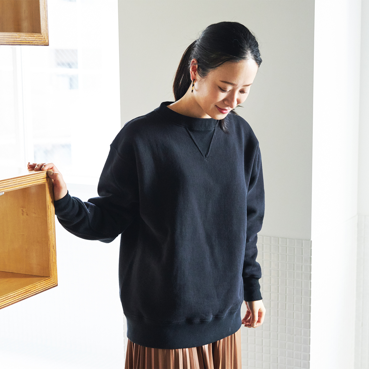ハリがあって型崩れしにくいのに、しなやかな肌触り。袖、裾のリブまで吊り編みのため、切り替えがなくどこまでも肌当たりがやさしい。毎日着たくなるストレスのない着心地です。「トレーニングシャツ」｜A.G. Spalding & Bros