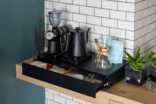 コーヒーも抽出器具もお気に入りのカップも、まるごと見せ場と収納場所も作ってくれる｜おしゃれなステージ（飾り台）のようなストレージ（収納引き出し）『KaKuKo（カクコ）』