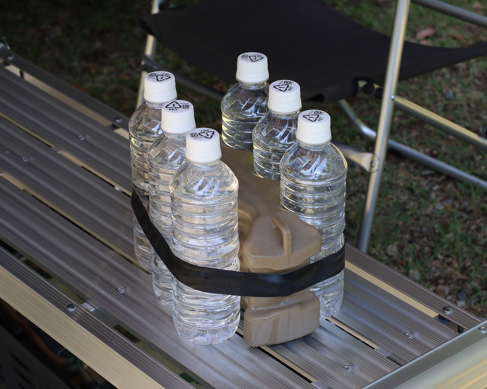 ビールだけでなく、ペットボトルやワインボトルにも合う形状なので、屋外だけでなく、家でうっかり冷やし忘れた時にも使え|缶や瓶に密着するからすぐに飲み物がキンキン、長時間キープするドリンク保冷剤(ブロック型・スティック型)