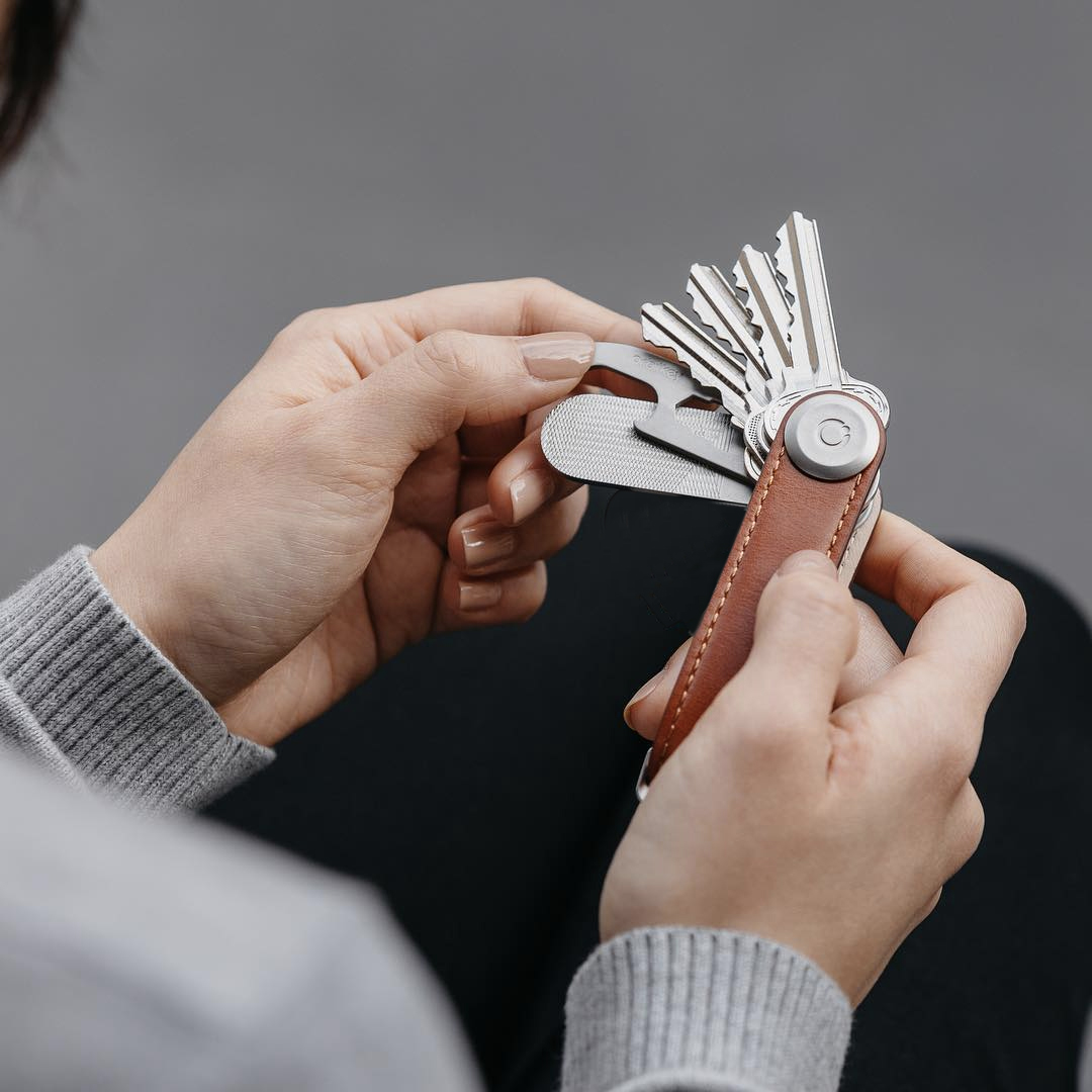 MONOCOで人気の『Orbitkey』｜働き方に合せて選べるビジネスポーチ3兄弟。ビジネスポーチ大・小セット、ペンケース、デスクポーチ｜Orbitkey