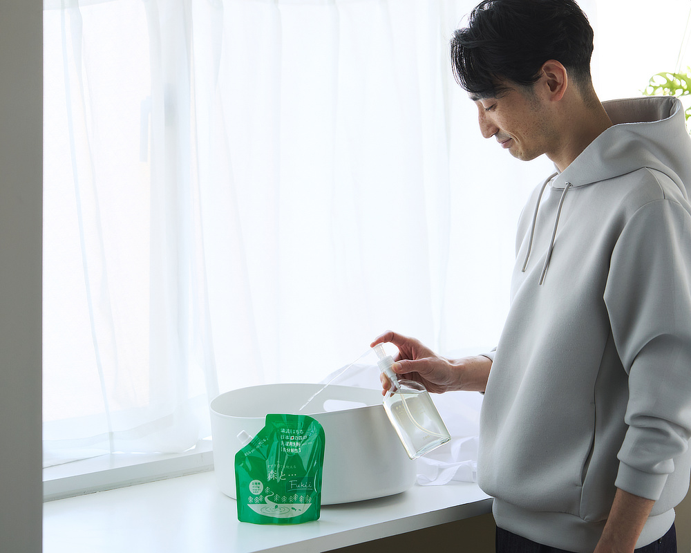 綿もシルクもカシミヤも洗える中性洗剤だから、服の洗い分けも必要なし｜落ちた汚れが再付着しない、綿もカシミヤも洗える、水も電気代も減らせる、中性洗剤「洗濯洗剤」｜海へ…Fukii｜森と…Fukii