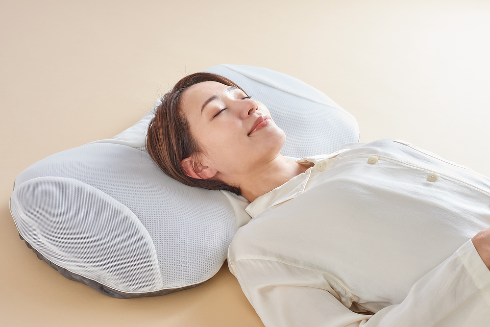 快眠が叶う低めのまくら。枕のプロ8人がこだわってつくった究極の枕|PRO-8(プロハチ)枕 ディーブレス