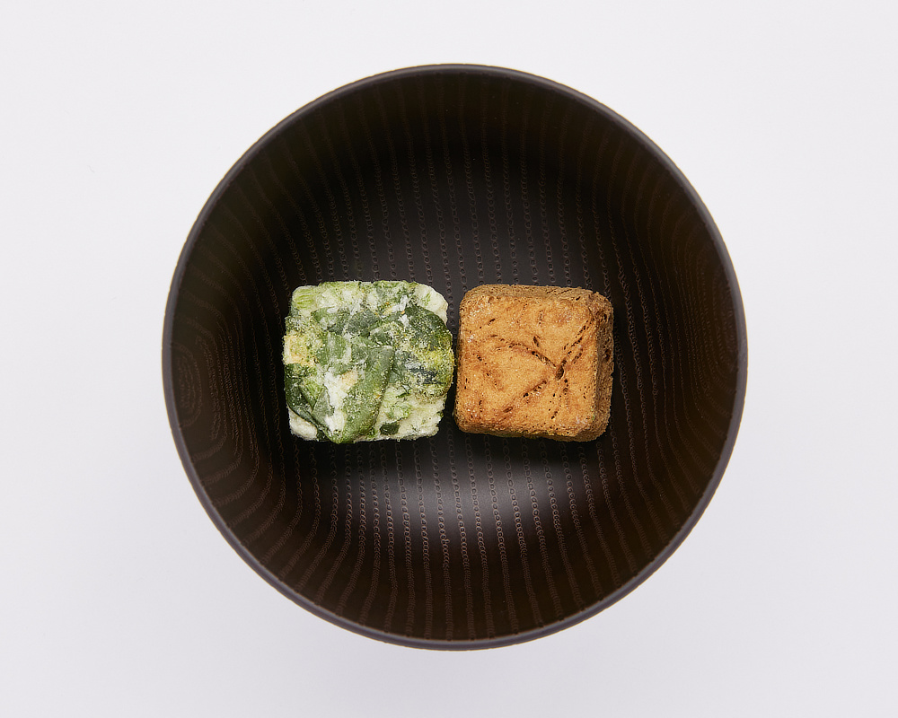 今日の献立に一杯添えれば、満足度も栄養バランスもアップ｜化学調味料無添加、具材と味噌を分けるこだわりフリーズドライの「しあわせいっぱいおみそ汁」味噌汁（みそしる）｜コスモス食品