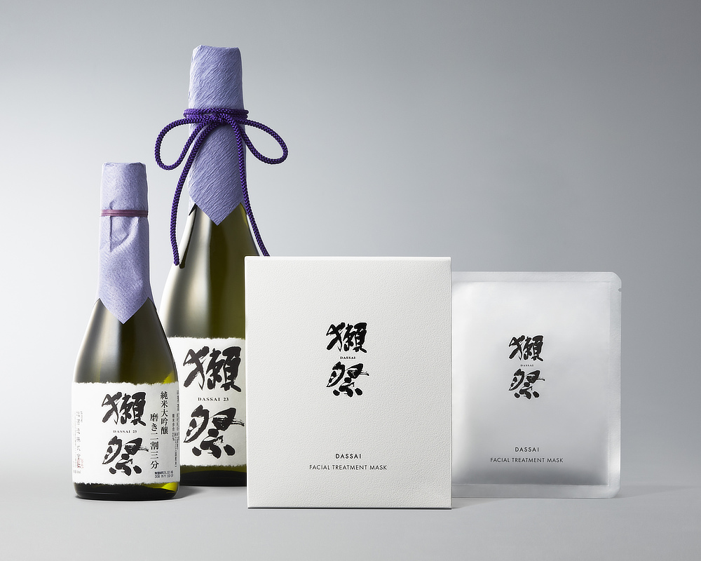 お酒好きはもとより、お酒を飲めない人にもその名を知られる、グローバルな日本酒ブランド｜純米大吟醸 磨き二割三分の酒粕エキス配合『獺祭（だっさい）ビューティ』の「フェイシャル ローション」