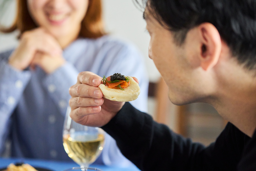 塩味がまろやかでとろけるような口溶け。旨みは残りつつ後味はスッキリ。｜贈り物、プレゼント、ギフトに。至福の旨味と口溶け、国産クラフトキャビア｜1983 J.CAVIAR（ジェイ キャビア）