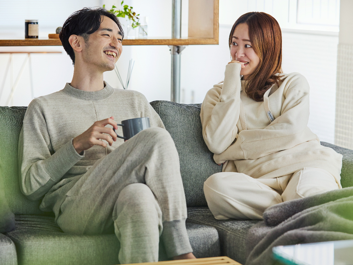 ふわふわで柔らかい。無意識下で満たされる肌感覚や着心地。普段着にも外出着にも。エシカルなオーガニックコットンの「大人の部屋着」|MONOEARTH(モノアース)