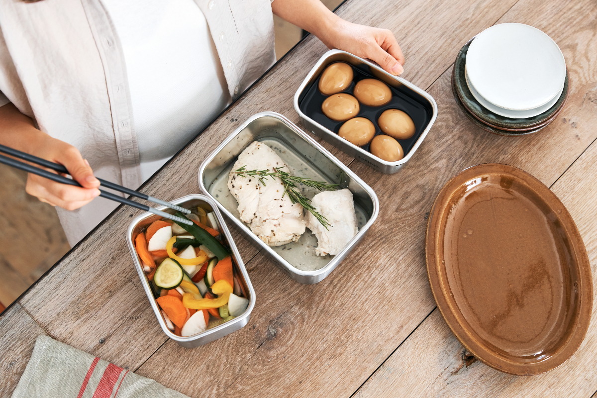 時短料理がかなうマルチな保存調理器｜電子レンジ・オーブン・冷凍・食洗機OK、調理もできるステンレス保存容器（大中小3点セット）｜cuitisan（クイッティサン）
