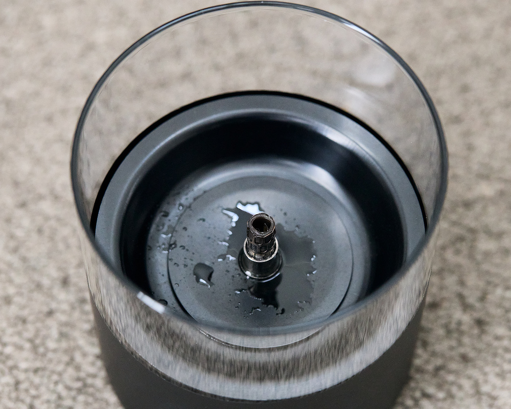 安全にキャンドルのように火を楽しめる｜お家のテーブルで焚き火気分を味わえる卓上ランプ「TENDERFLAME（テンダーフレーム）」