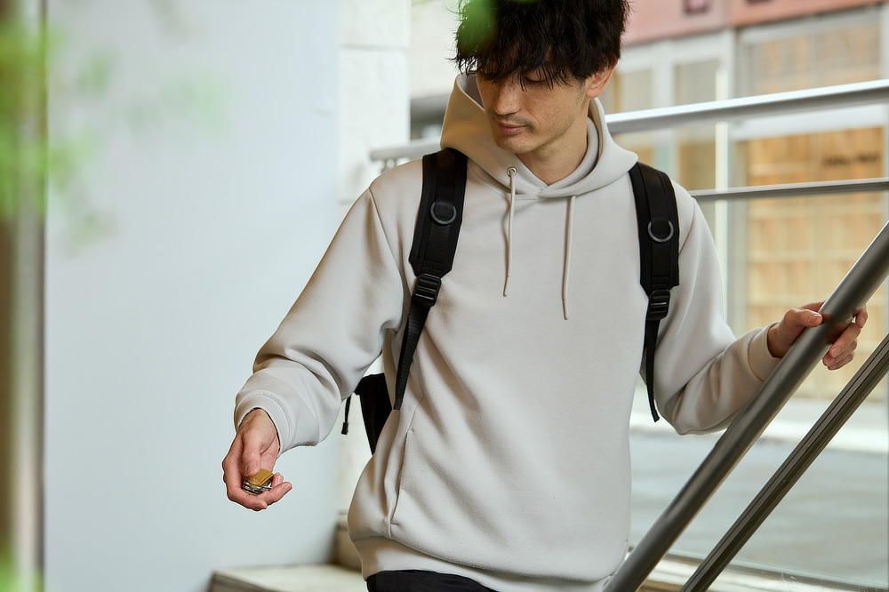 ギフトやプレゼントにぴったりの、便利でお洒落なアイテム|鍵収納をとことん追求した、おしゃれな幅2cmのコンパクトなキーケース・キーホルダー|Orbitkey(オービットキー)