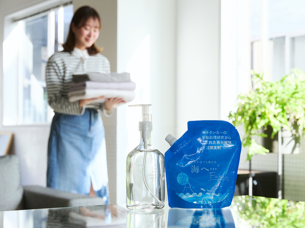 洗濯をストレスフリーにする万能洗剤｜落ちた汚れが再付着しない、綿もカシミヤも洗える、水も電気代も減らせる、中性洗剤「洗濯洗剤」｜海へ…Fukii｜森と…Fukii