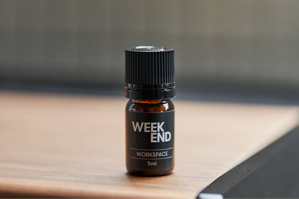 WORKSPACE｜空気の浄化と気分のリフレッシュをテーマに、６種類の精油をブレンド。｜香炉やオブジェのような洗練されたデザイン。水なし・コードレスで使えるアロマディフューザー｜WEEK END（ウィークエンド）