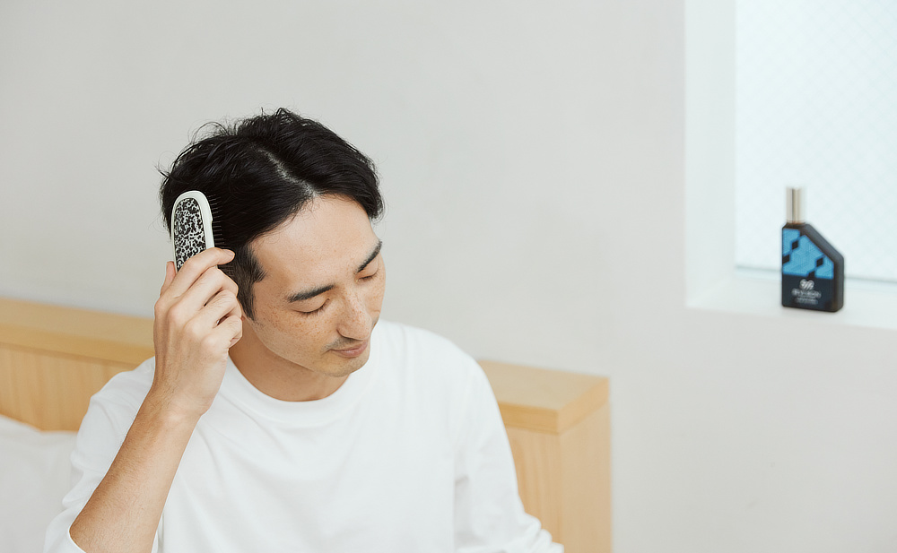 15年以上も、頭皮と髪を研究してきた実績をもとに開発した自信作｜男性の髪と頭皮のための『572（ゴーナナニ）』のシャンプー、トリートメント、育毛剤、スカルプブラシ