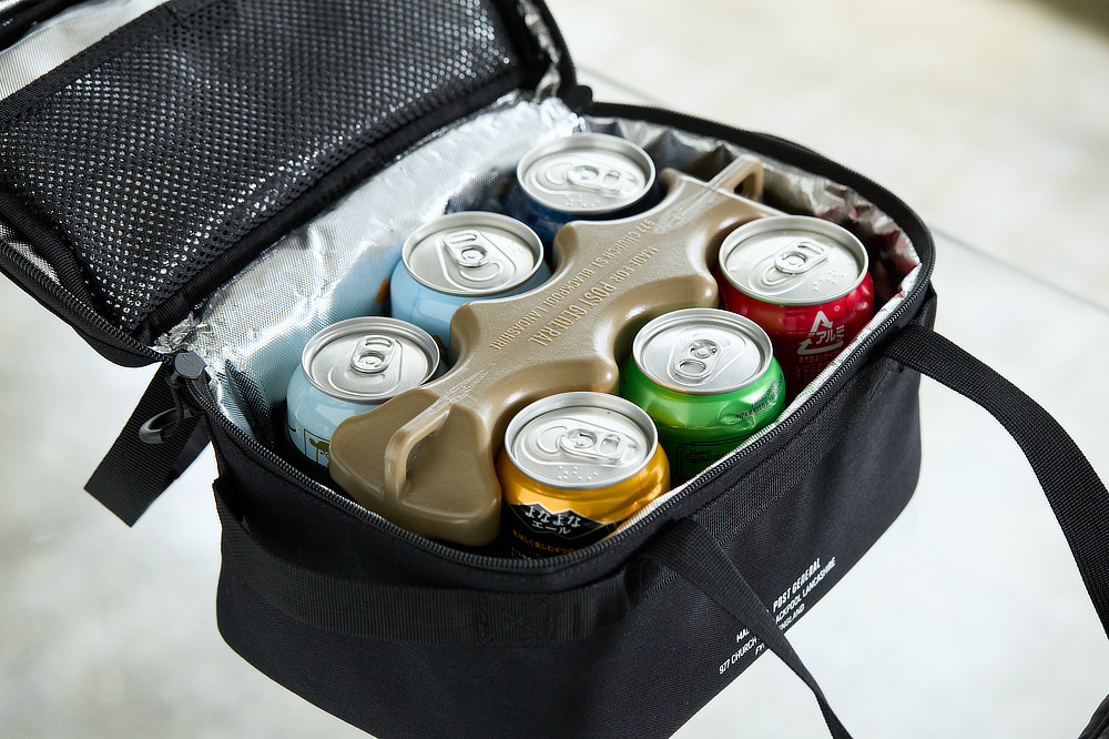 別売りの保冷バッグ「ソフト保冷バッグ」は、本品「ブロック保冷剤」がぴったり入るサイズ|缶や瓶に密着するからすぐに飲み物がキンキン、長時間キープするドリンク保冷剤(ブロック型・スティック型)