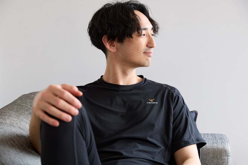 科学の布「PTH繊維」。ナノ化されたプラチナなどの鉱物（特許取得名称：DPV576）が発する遠赤外線により、血行を促進｜寝ている間に、疲れ・むくみ・コリを改善。一般医療機器『VENEX（ヴェネクス）』のリカバリーウエア