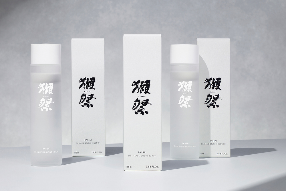 お酒好きはもとより、お酒を飲めない人にもその名を知られる、グローバルな日本酒ブランド｜純米大吟醸 磨き二割三分の酒粕エキス配合『獺祭（だっさい）ビューティ』の「フェイシャル トリートメント マスク」