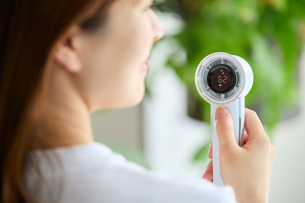 ハイパワー＆コンパクトな新時代的「大風量モバイルファン」は、使い心地も新しい！｜暑さ対策におすすめのひんやりグッズ。持ち歩ける100段階ターボの「大風量モバイルファン」