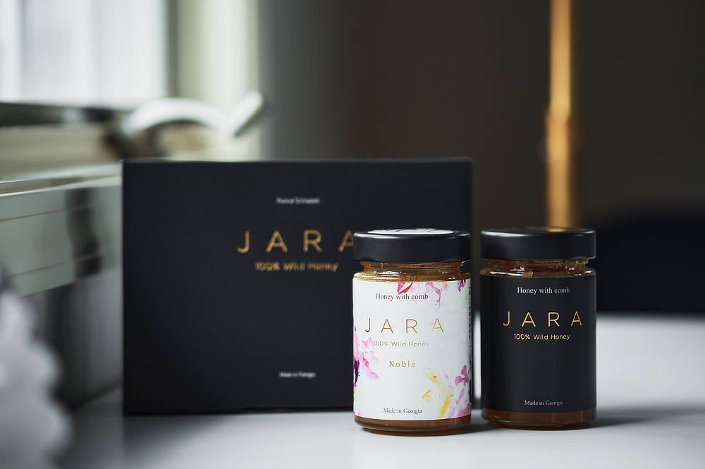 JARAによるハチミツ生産技術は、ジョージア文化遺産保護庁から無形文化遺産に認定され、EUオーガニック認証を取得｜世界最古の採蜜の地・ジョージアから届いた、野生のままの巣ごとハチミツ『JARA Honey（ジャラハニー）』
