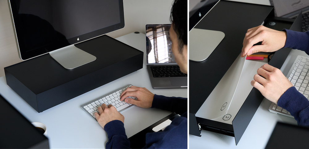 天板にPCモニターを置けば、ちょうどいい視線の高さが生まれるスタンドに。書類や文具、ケーブル類など、毎日手に取る散らかりやすいモノを｜おしゃれなステージ（飾り台）のようなストレージ（収納引き出し）『KaKuKo（カクコ）』