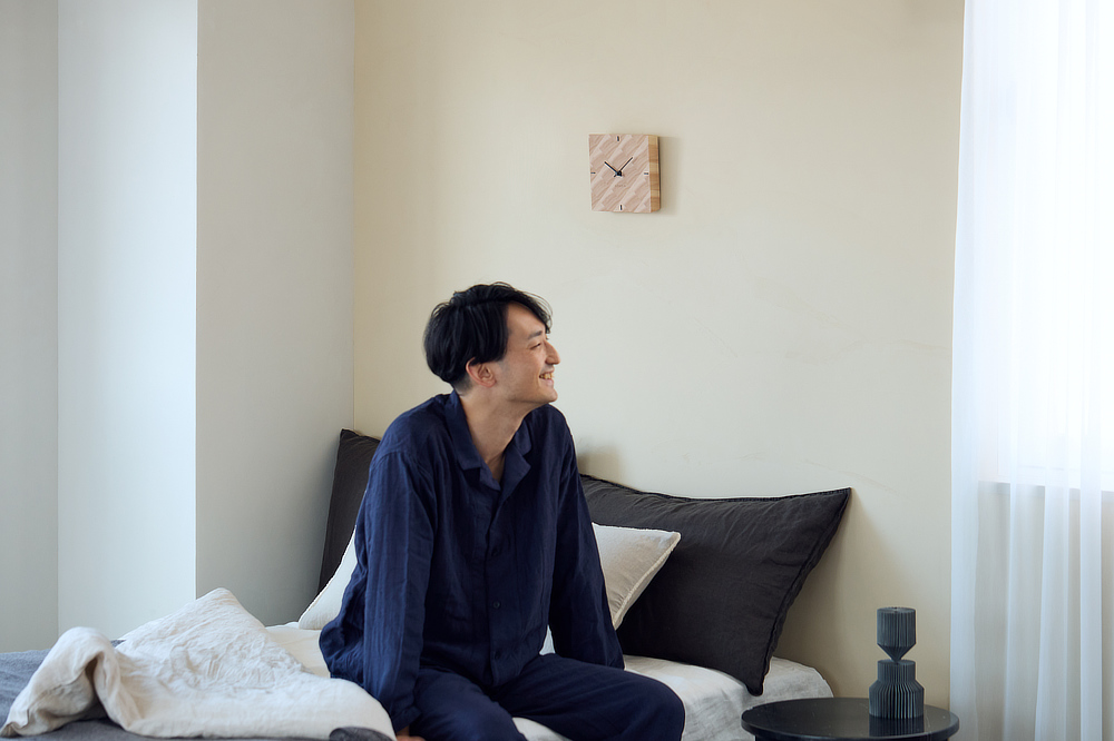 ｜青海波は「いつまでも穏やかな暮しが続くように」、矢羽は「立身出世、武運、繁栄」。佐賀産の杉で組み上げた、縁起の良い壁掛け・置き時計「年輪時計」｜NENRIN CLOCK