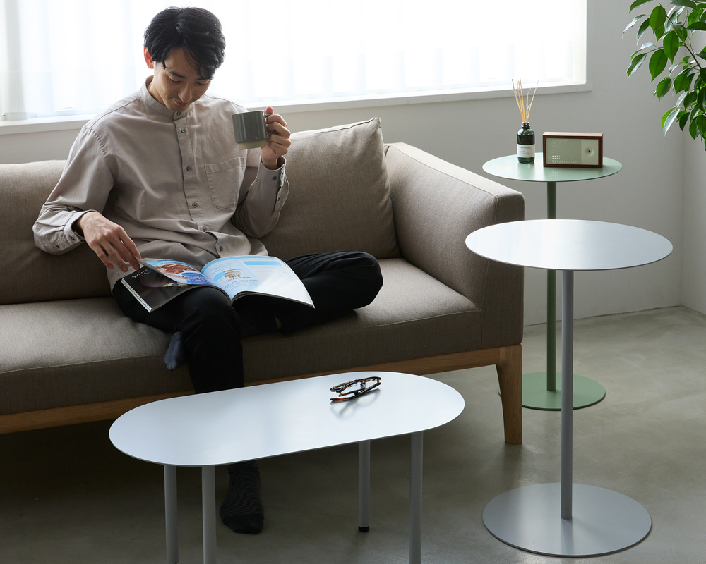 ホテルライクな空間インテリアにおすすめのテーブル｜おしゃれなアパレルショップの什器を手掛ける日本コパック株式会社によるお洒落なスチール家具『KIT（キット）』