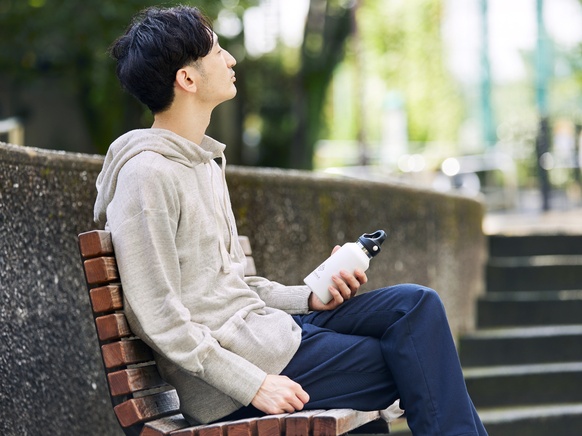 「足るを知る者は富む」「これで十分」というメッセージを込めたものづくりを通して、地球に優しいライフスタイルを提案するブランド。ノンケミカル・ケミカルフリーの環境に優しい「大人の部屋着」｜MONOEARTH（モノアース）