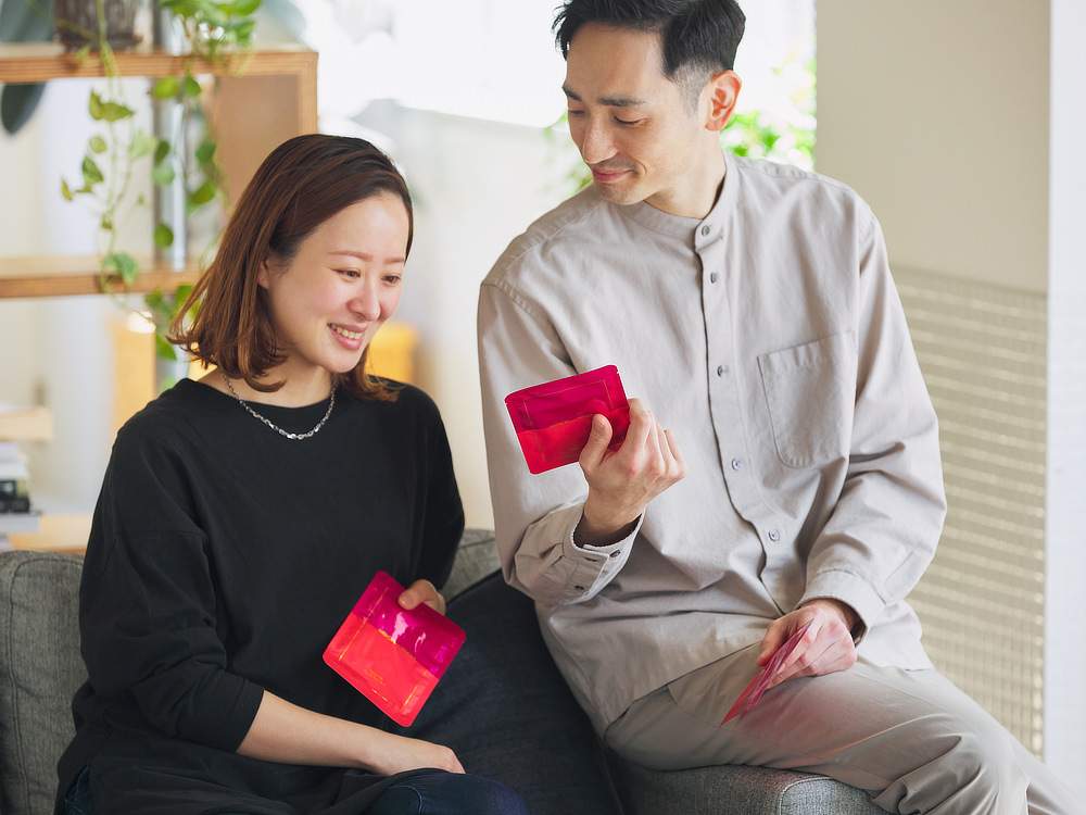 女性や男性にも喜ばれるギフト、プレゼントに。シルク美容液シートマスク|国産シルク(日本製絹)の復興をめざす『WITH OR WITHOUT(ウィズ オア ウィズアウト)』のシルク絹石鹸