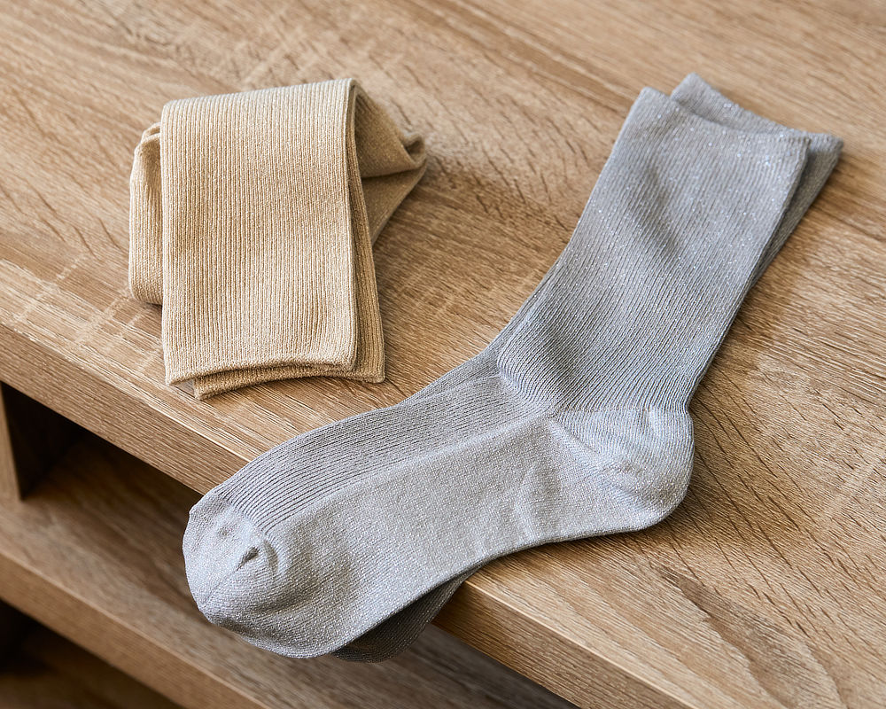 仕事に、遊びに、スポーツに、どんな場にも合う、大人にふさわしい靴下です。｜消臭効果、サラサラ効果が続く、美濃和紙を使った和紙靴下・和紙ソックス