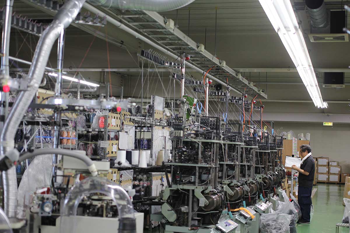 大福製紙（美濃市）と東洋繊維（関市）が協力して開発｜消臭効果、サラサラ効果が続く、美濃和紙を使った和紙靴下・和紙ソックス