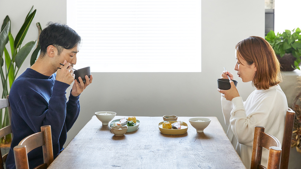 食感も香りも、とてもインスタントとは思えないクオリティー｜化学調味料無添加、具材と味噌を分けるこだわりフリーズドライの「しあわせいっぱいおみそ汁」味噌汁（みそしる）｜コスモス食品