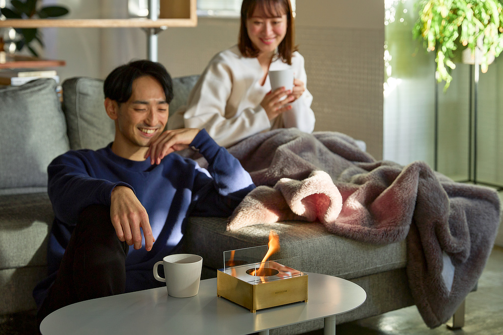家族や友人と過ごすひとときに。寝る前のリラックスタイムに。コーヒーやワインのおともに｜踊る炎、輝く金色にうっとり。金管楽器メーカーがつくった「バイオエタノールランプ」｜BRASSCENE（ブラシーネ）