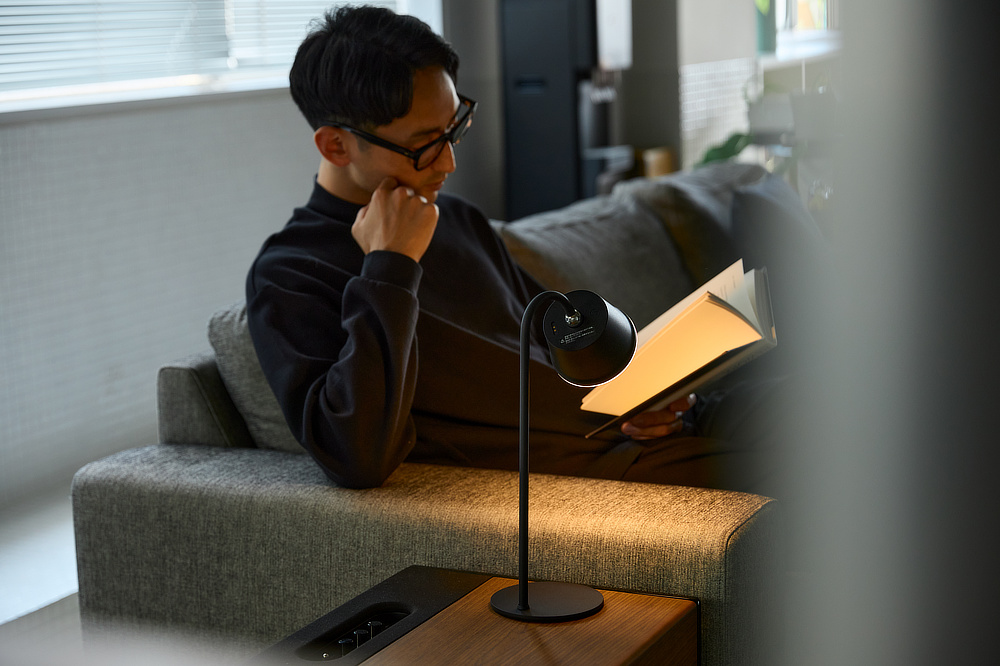 ランプ本体にマグネット入り｜突然の停電でも安心。BBQやテント内の照明、ガレージの作業灯にも。お洒落な充電式のコードレスLEDランプ『Magnecco（マグネッコ）』