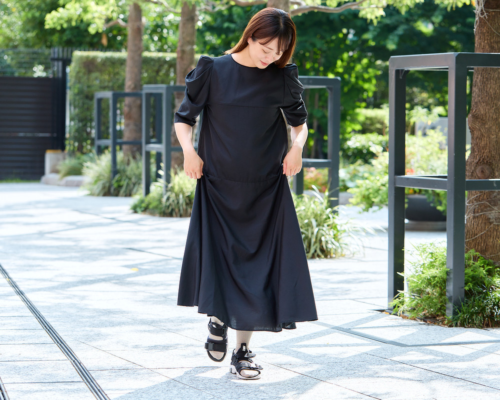 指先や足裏の汗をいっぱい吸って、どんどん逃がしてくれるから、ムレも、ベタつきも、ずっと少なく感じる｜消臭効果、サラサラ効果が続く、美濃和紙を使った和紙靴下・和紙ソックス