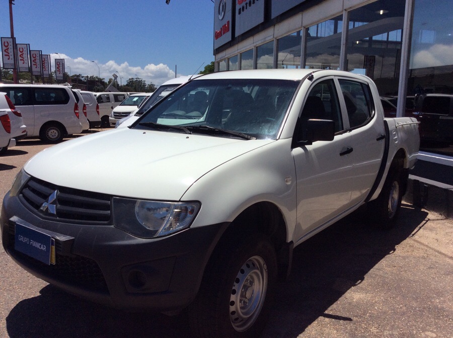 Mitsubishi l200 2013
