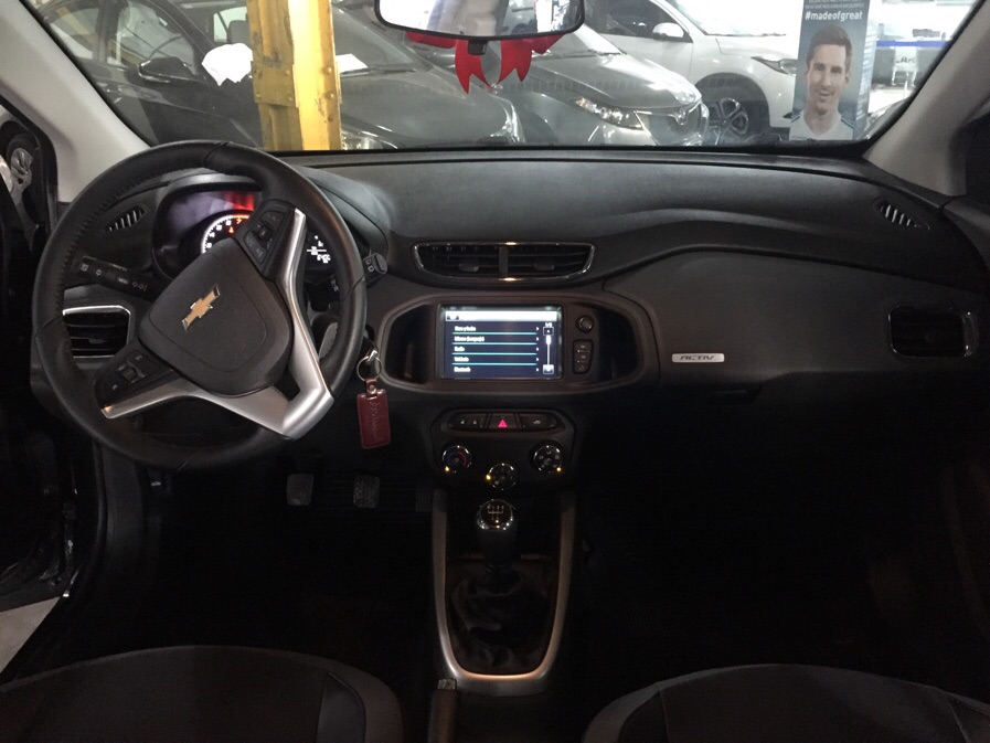 Chevrolet onix салон