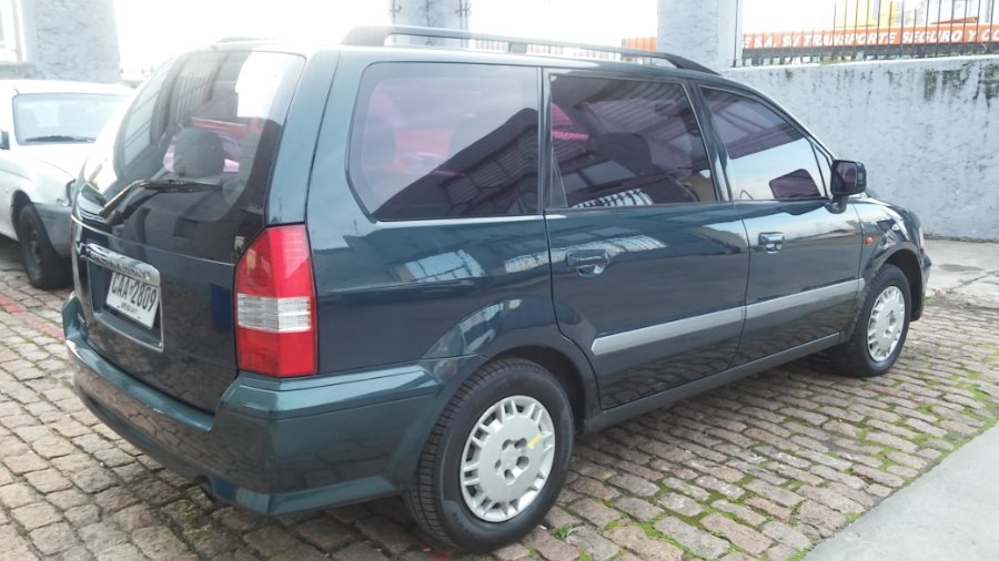 Mitsubishi space wagon 2000