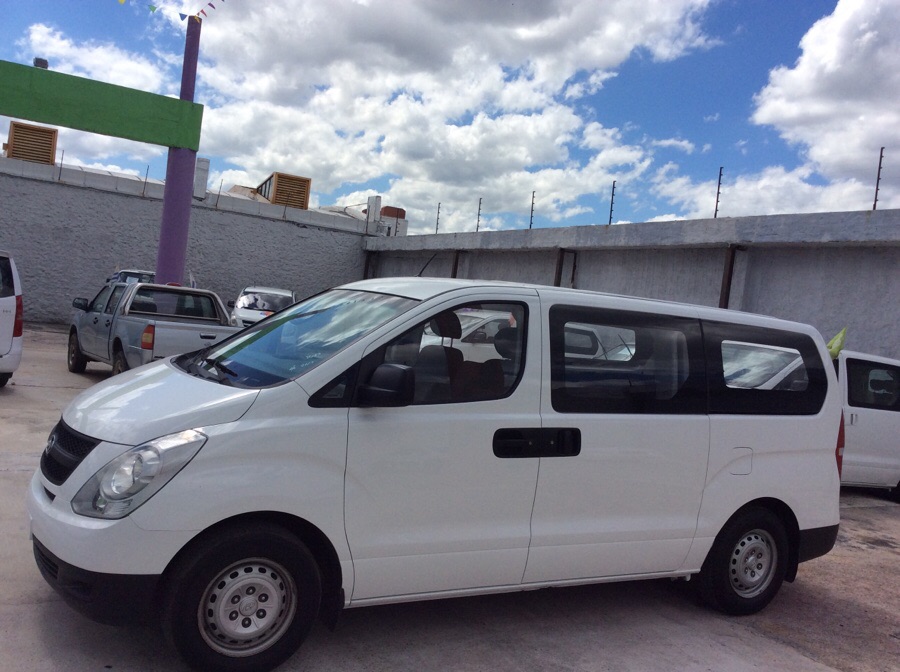 Hyundai h lcd2400
