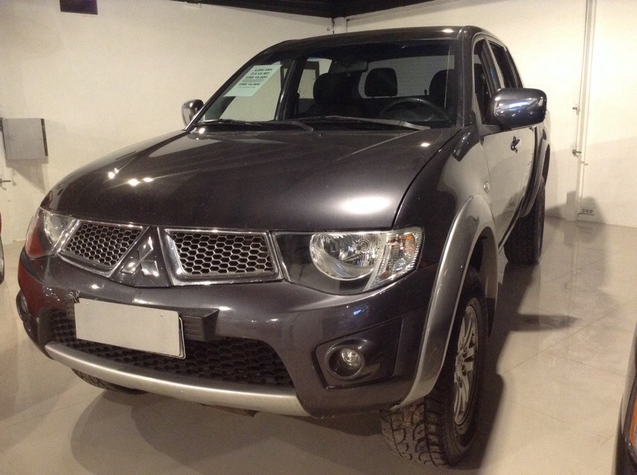 Mitsubishi l200 2011