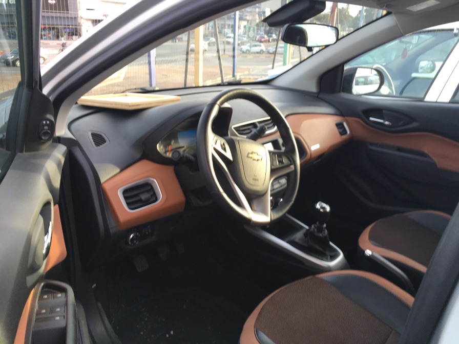 Chevrolet onix салон