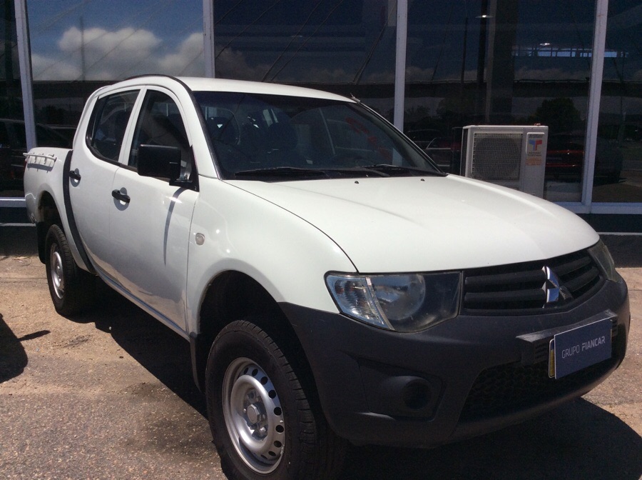 Mitsubishi l200 2013